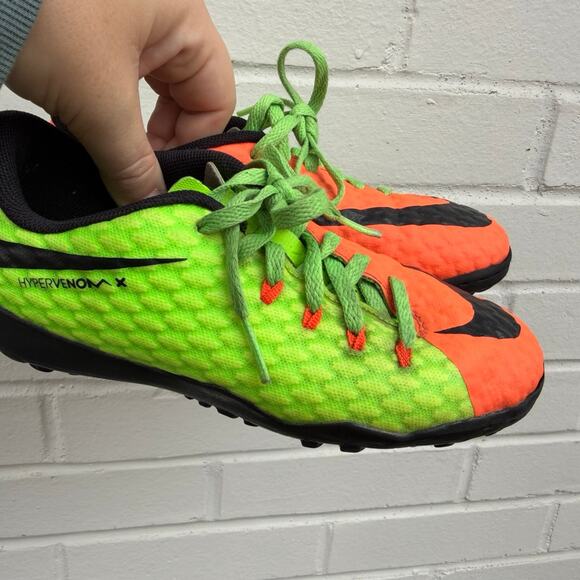 Nike Hypervenom soccer shoes Youth size 1.5 - Picture 6 of 6